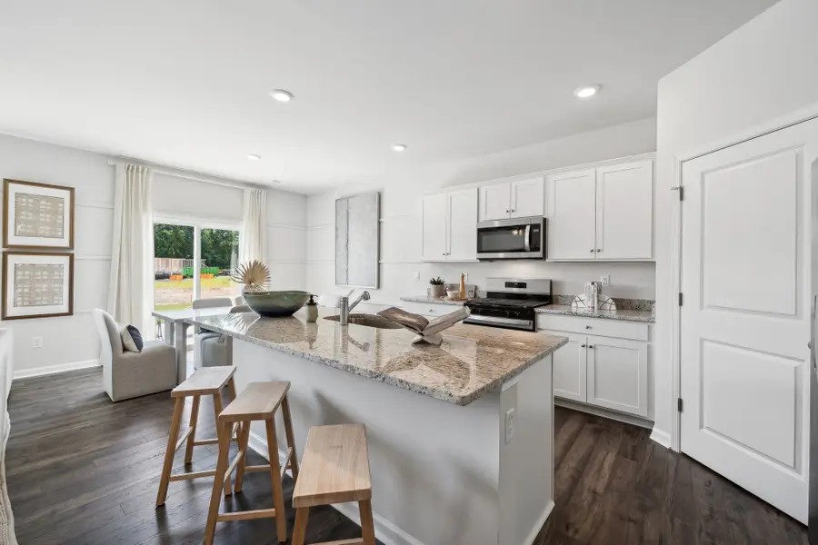 561 Summercrest Ave, Waynesboro, VA 22980 - #2