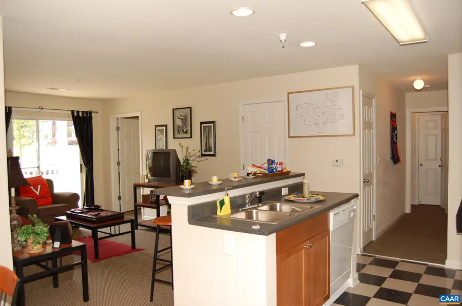 155 Yellowstone Dr, Charlottesville, VA 22903 - #2