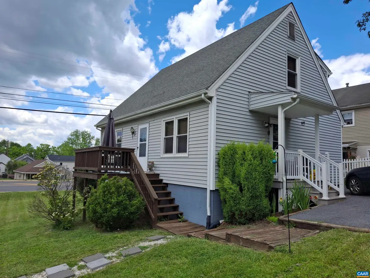 642 Delphine Ave N, Waynesboro, VA 22980 - #1