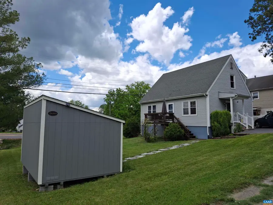 642 Delphine Ave N, Waynesboro, VA 22980 - #2