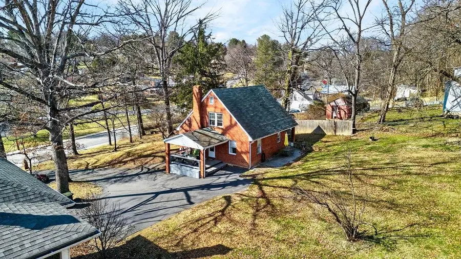 1521 Churchville Ave, Staunton, VA 24401 - #2