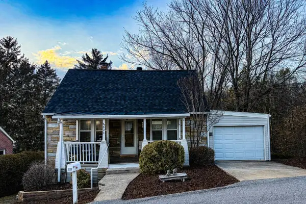 806 Randolph St, Staunton, VA 24401