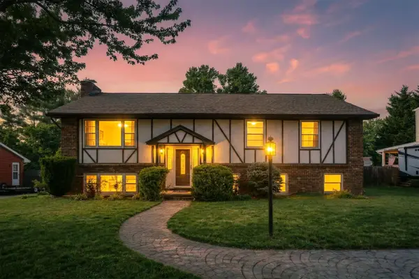 109 Country Lodge Rd, Waynesboro, VA 22980