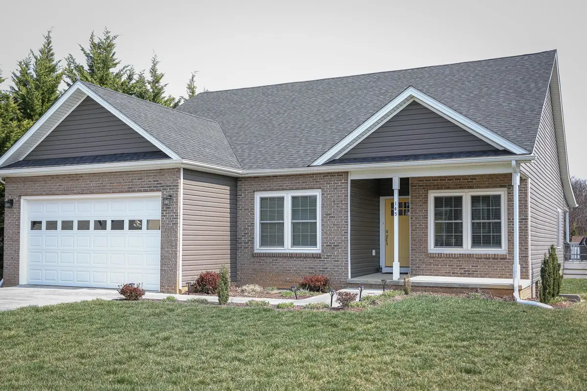 145 Paige St, Waynesboro, VA 22980 - #1