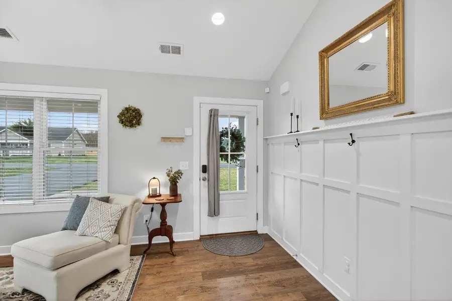 106 16th St, Grottoes, VA 24441 - #3