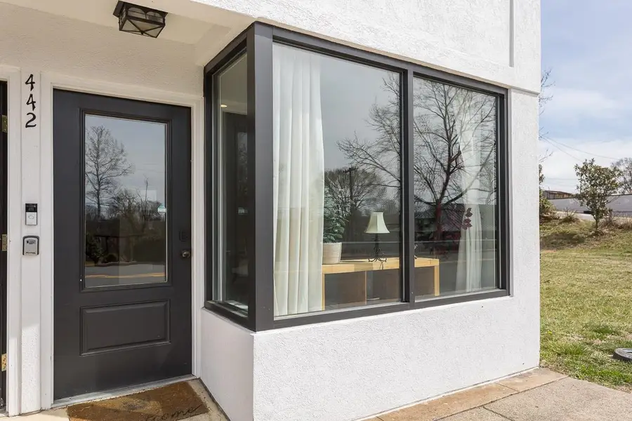 442 First St, Shenandoah, VA 22849 - #3