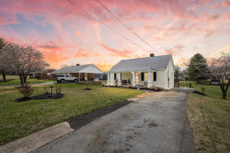 151 Stuart Ave, Stuarts Draft, VA 24477 - #2