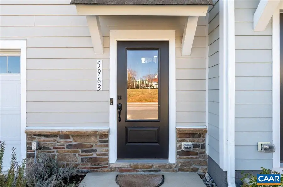 5963 Mccomb St, Crozet, VA 22932 - #3