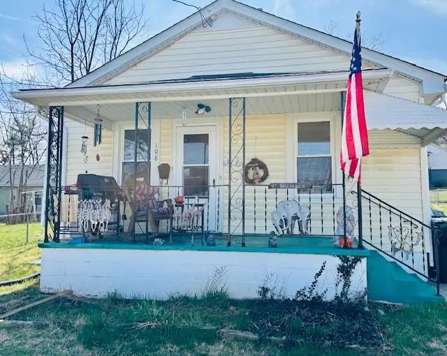108 Peabody St W, Staunton, VA 24401 - #1