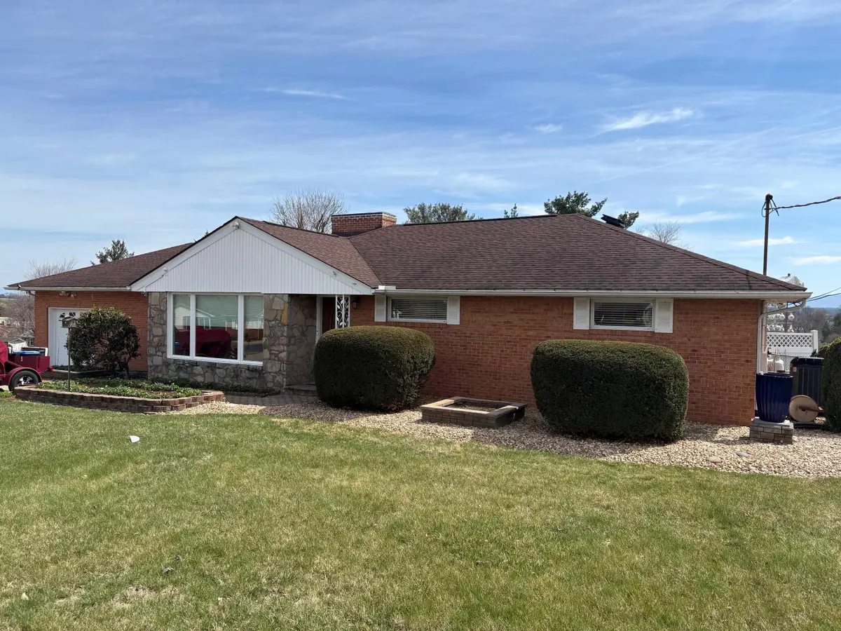 48 Confederate St, Verona, VA 24482 - #1