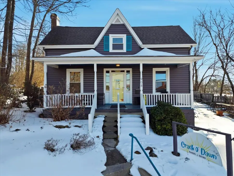 908 Main St W, Waynesboro, VA 22980 - #2