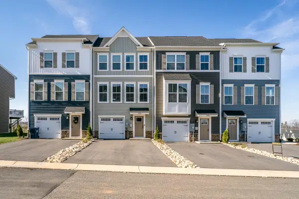 4512 Fountainbridge Ct, Rockingham, VA 22801