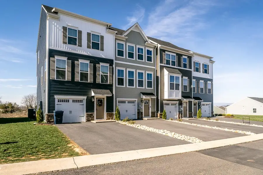 4512 Fountainbridge Ct, Harrisonburg, VA 22801 - #2