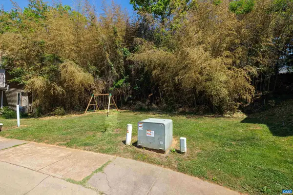 123 and 125 Roys Pl, Charlottesville, VA 22902
