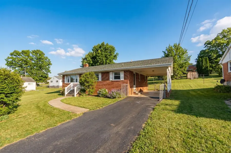 208 George St, Staunton, VA 24401 - #2