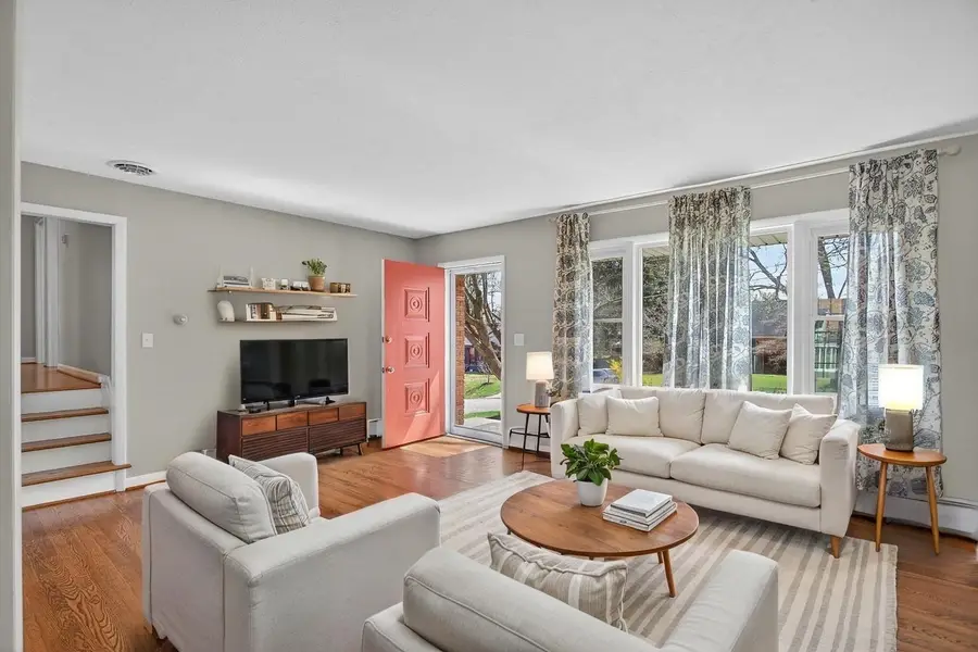 207 Burnley Dr, Staunton, VA 24401 - #3