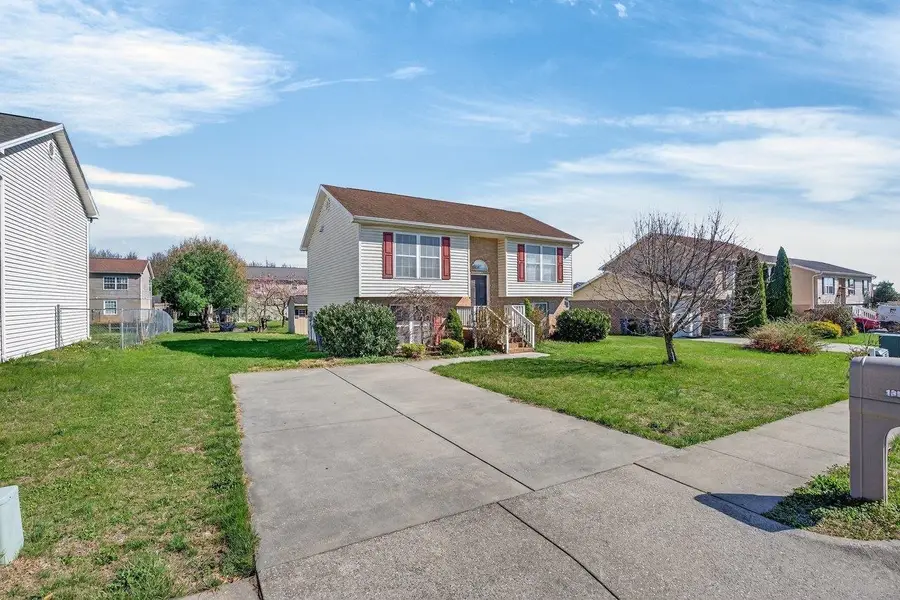 1390 Stonechris Dr, Harrisonburg, VA 22802 - #2