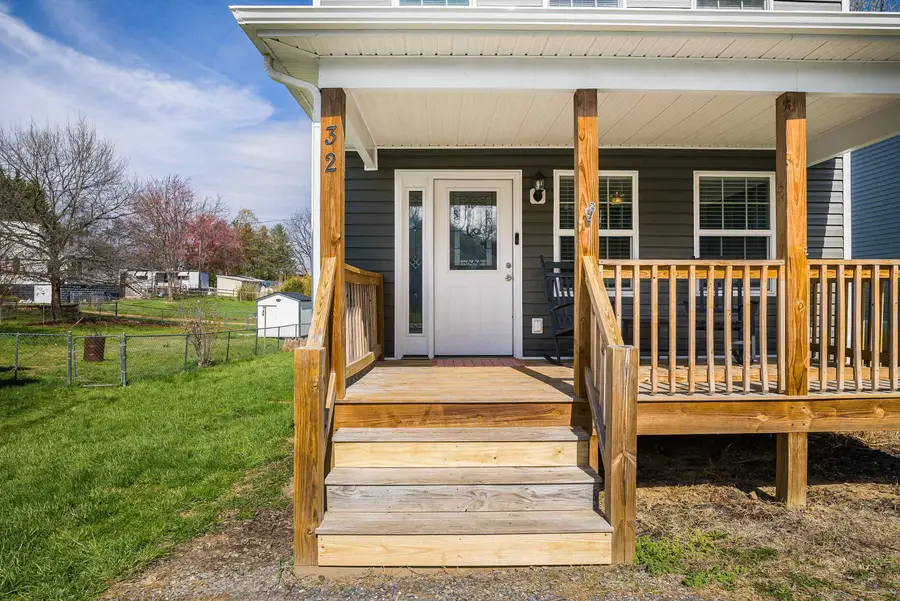 32 Reed St, Fishersville, VA 22939 - #2