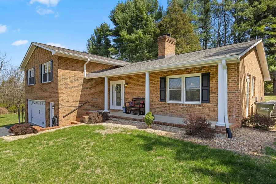 249 Cattle Scales Rd, Waynesboro, VA 22980 - #2