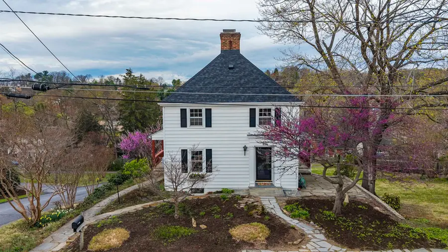 1000 Selma Blvd, Staunton, VA 24401 - #3