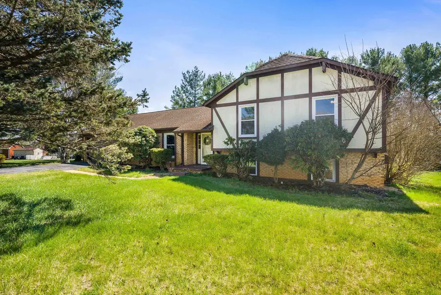 28 Brighton Ct, Stuarts Draft, VA 24477 - #3