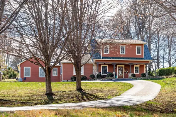 304 Big Valley Ln, Mount Solon, VA 22843