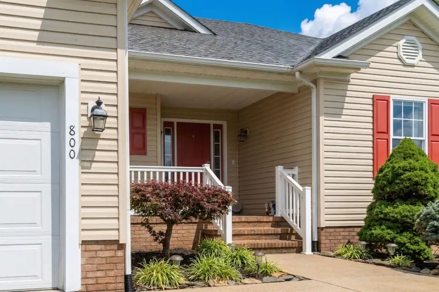 800 Waterton St, Staunton, VA 24401 - #2