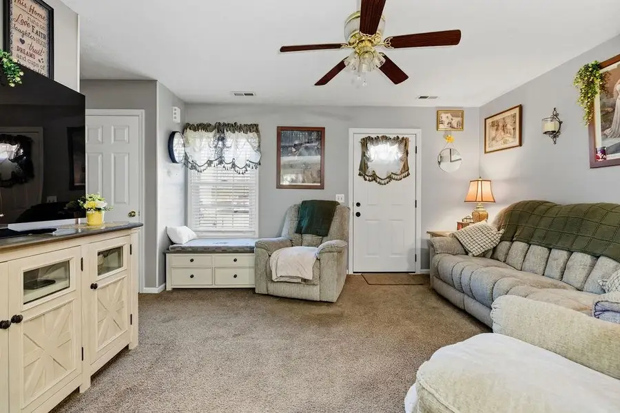 184 Griffin Ln, Broadway, VA 22815 - #2