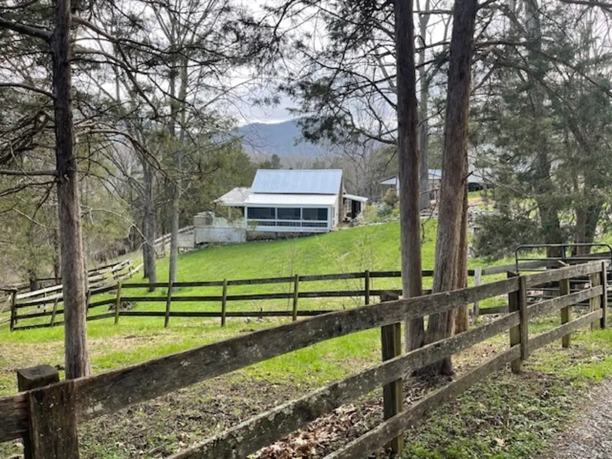 160 Cupps Hill Rd, Fairfield, VA 24435 - #1