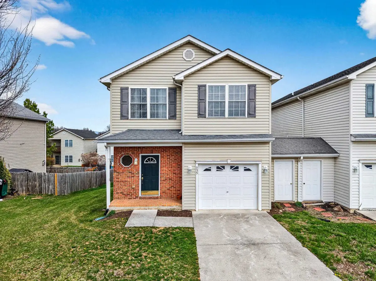 355 Hoover Rd, Woodstock, VA 22664 - #1