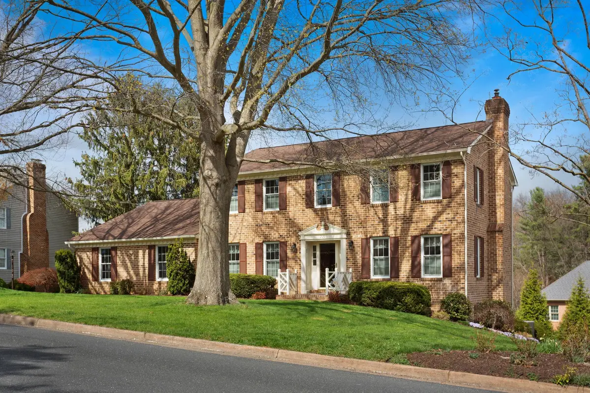 221 Divot Dr, Harrisonburg, VA 22801 - #1