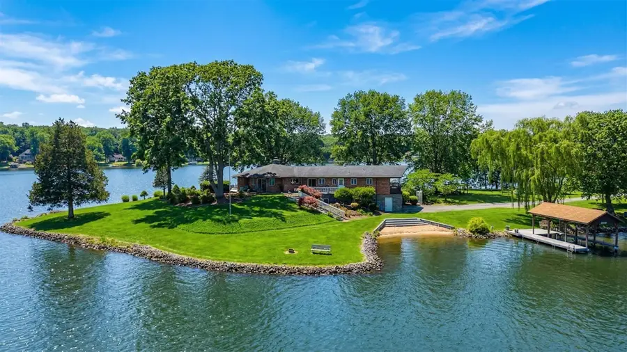 1743 Lakeshore Dr N, Louisa, VA 23093 - #2