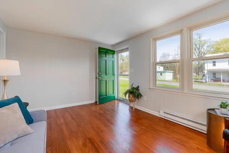 329 Dutch Ln, Mount Jackson, VA 22842 - #2
