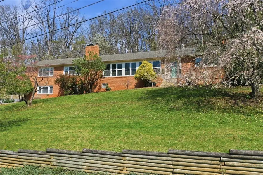 1229 Woodcrest Cir, Harrisonburg, VA 22801 - #3