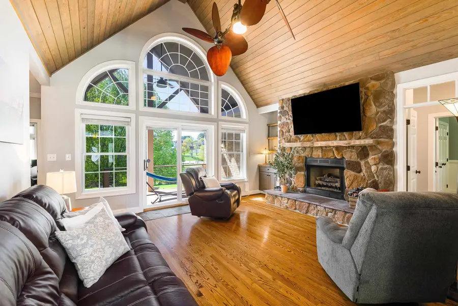 31 Fairfield Ct, Staunton, VA 24401 - #2