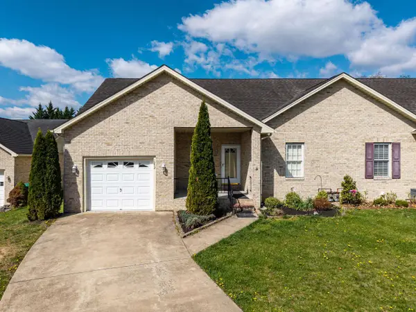 1252 White Rock Ct, Woodstock, VA 22664