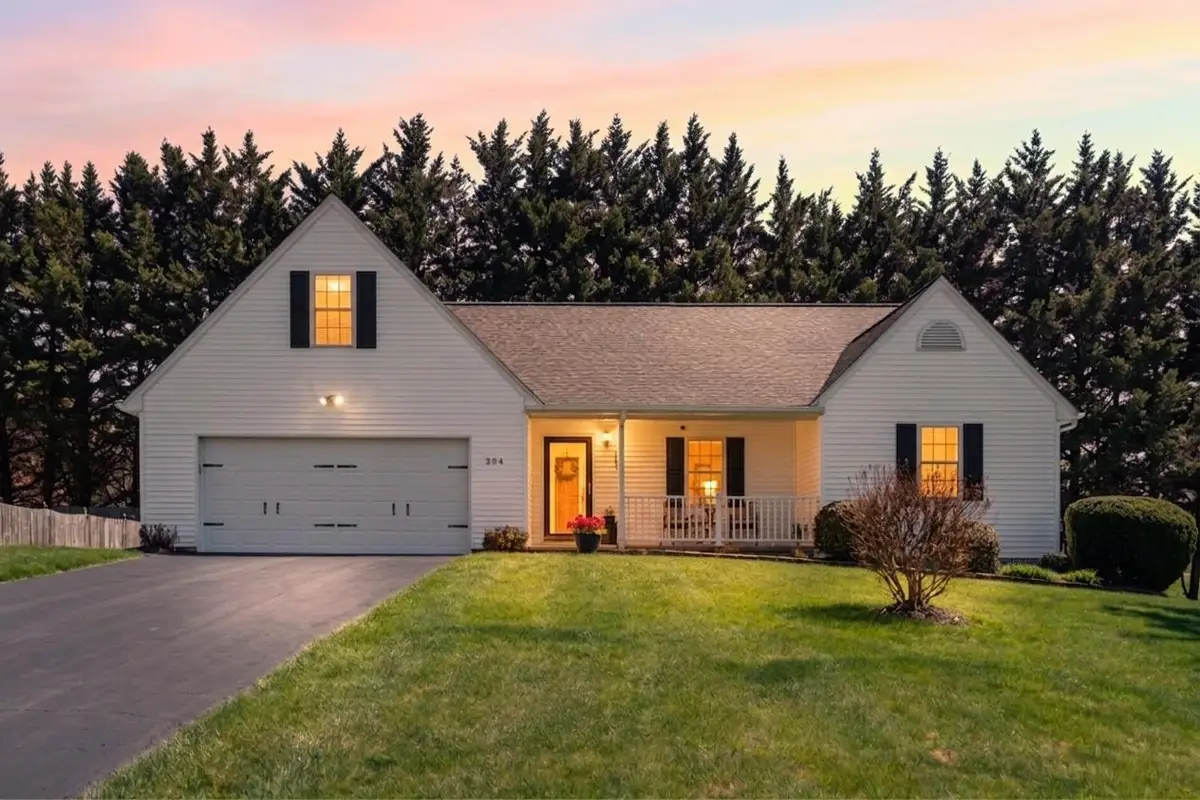 204 Devon Ct, Waynesboro, VA 22980 - #1