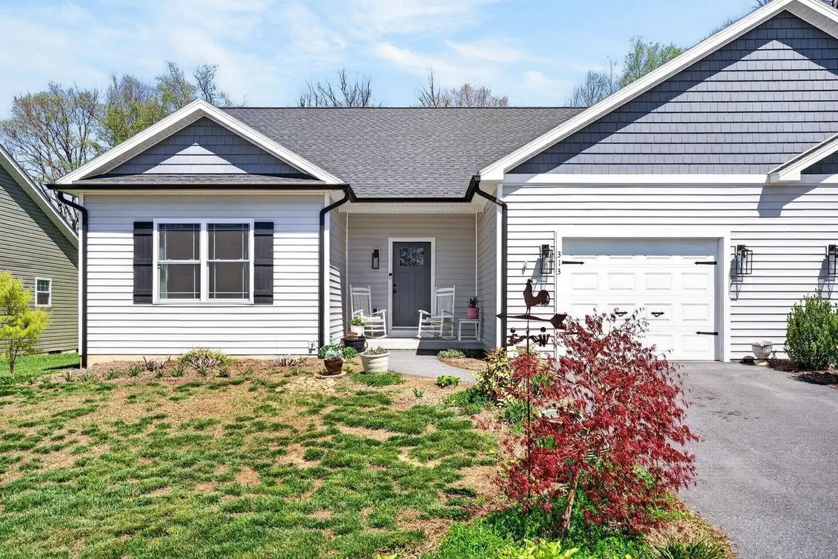 313 Willow Oak Dr, Elkton, VA 22827 - #1