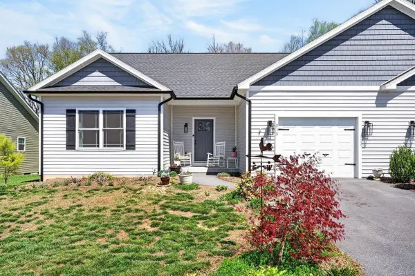 313 Willow Oak Dr, Elkton, VA 22827