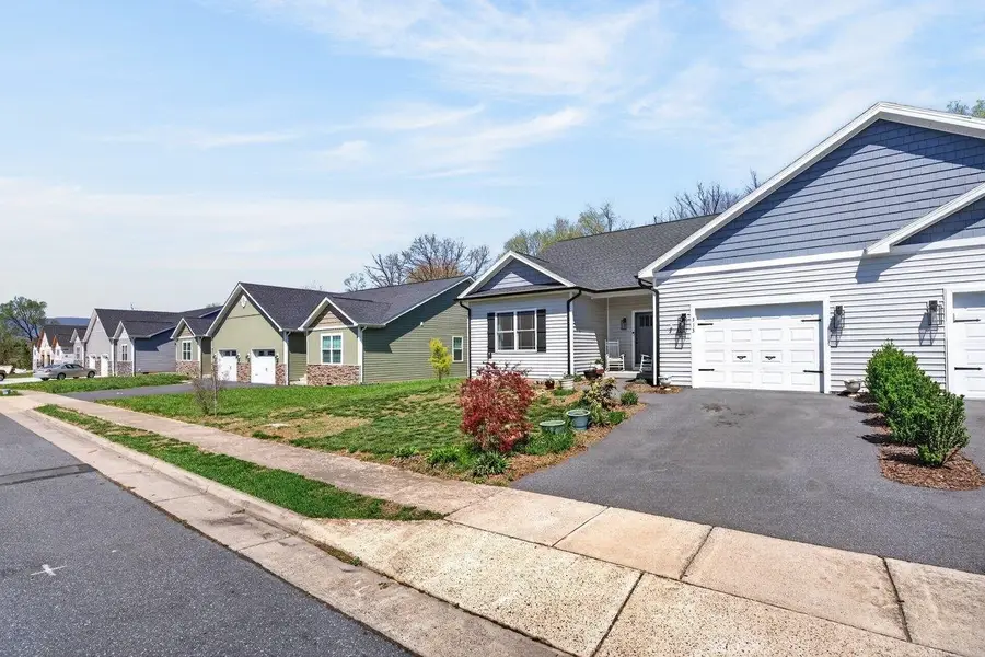 313 Willow Oak Dr, Elkton, VA 22827 - #2