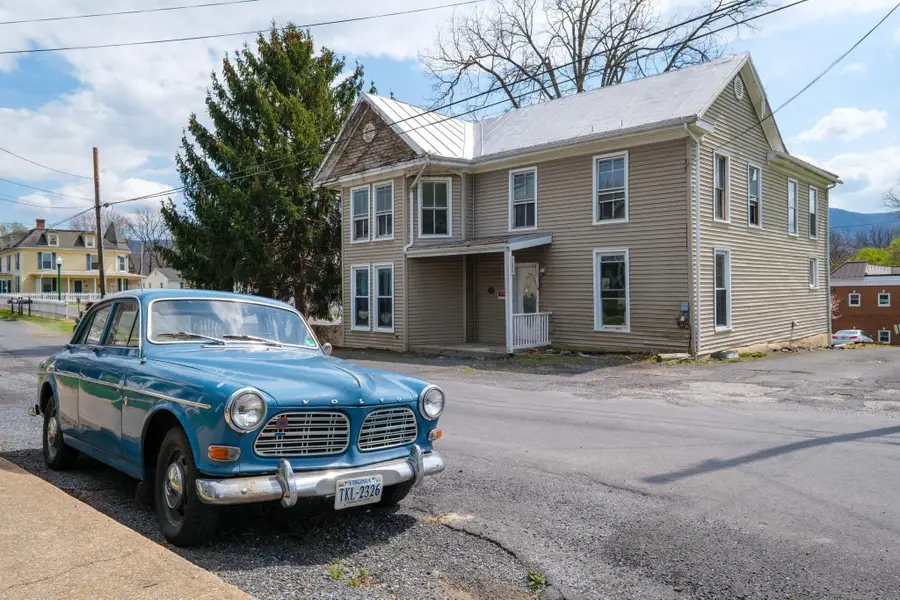 105 High St S, Edinburg, VA 22842 - #2