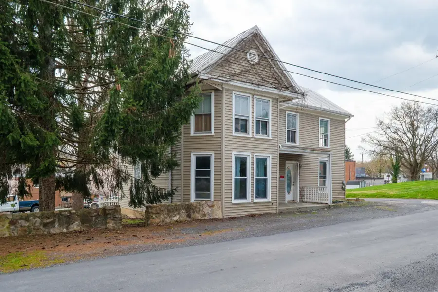 105 High St S, Edinburg, VA 22842 - #3