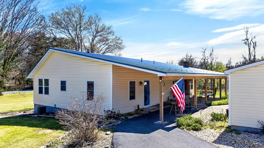 22 Oak Ridge Ln, Staunton, VA 24401 - #3