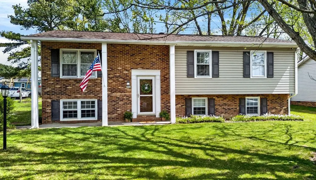 51 Briarwood Cir, Staunton, VA 24401 - #1