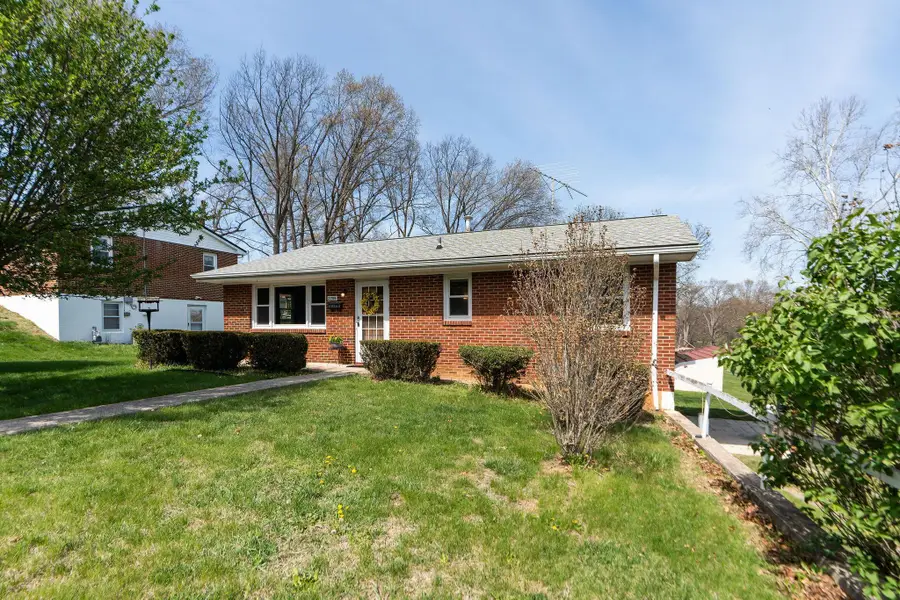 2209 Third St, Staunton, VA 24401 - #2