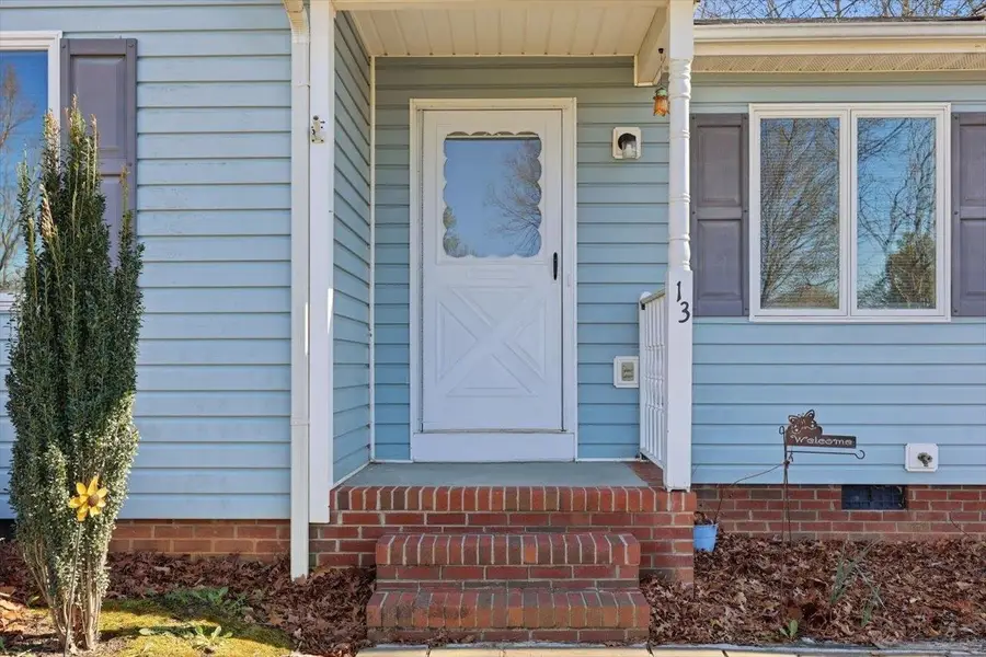 13 Kingston Ct, Stuarts Draft, VA 24477 - #3