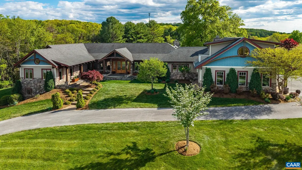 320 Carrsbrook Dr, Staunton, VA 24401 - #1