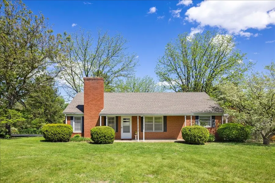 9 Baldwin Dr, Staunton, VA 24401 - #2