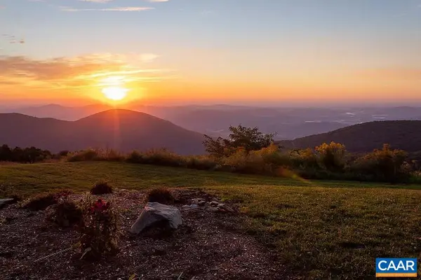 1616 Overlook Olook, Roseland, VA 22967