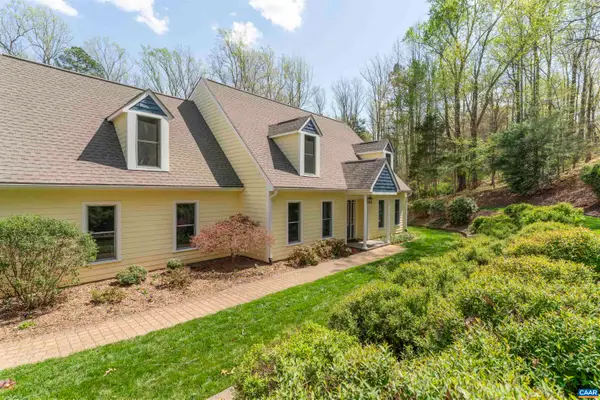 2700 Willow Oak Cir, Charlottesville, VA 22901